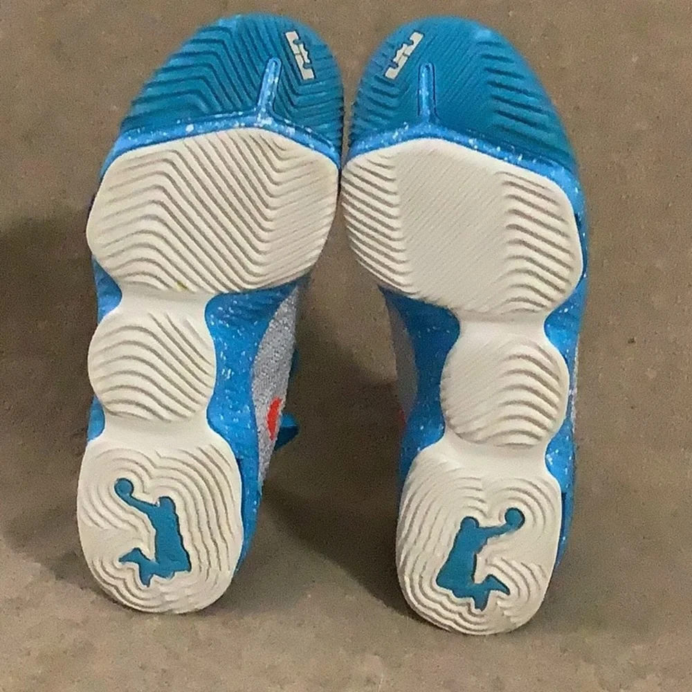 Nike Lebron  XVI 16 GS  Men’s US Y6. AQ2465-076 - Picture 5 of 6